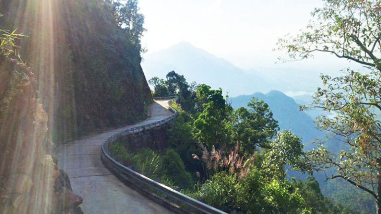 road to bach ma park