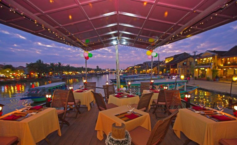cinamon cruise dinner hoi an
