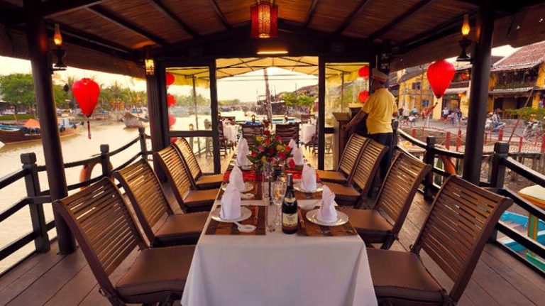 cinamon cruise dinner hoi an