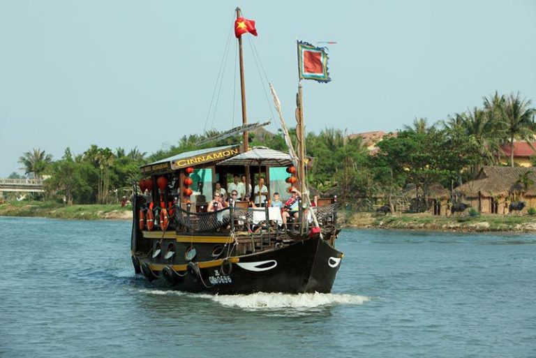 cinamon cruise dinner hoi an
