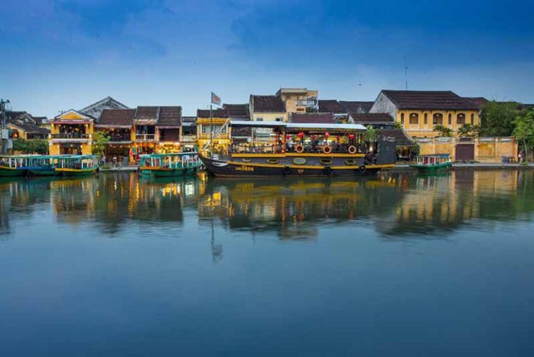 cinamon cruise dinner hoi an