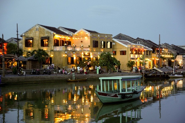 hoi an riverside night