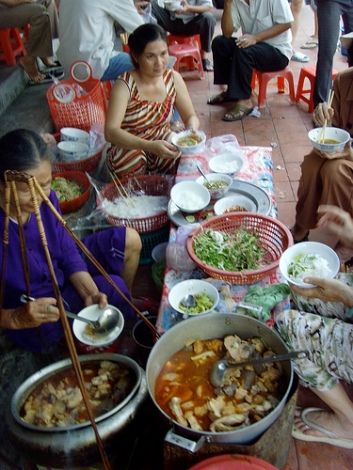 hue street food