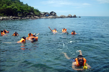 snorkeling son tra